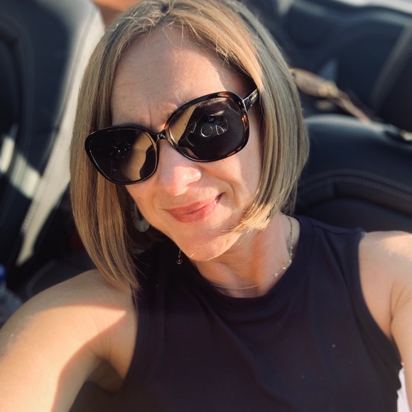 Meet your Posher, Tanya - Picture 1 of 1